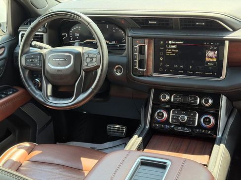 Used 2023 GMC Yukon Denali Ultimate AWD/4WD image 13