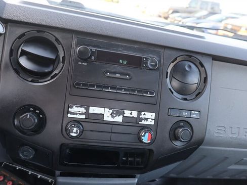 Used 2016 Ford F250 XL w/ Power Equipment Group AWD/4WD image 12