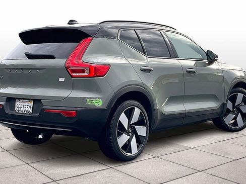 Used 2023 Volvo XC40 Recharge Ultimate image 16