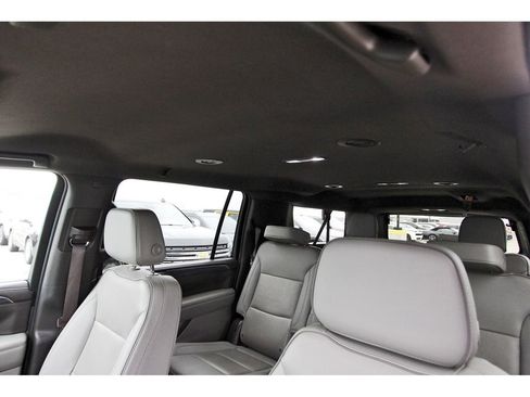 Used 2023 GMC Yukon XL SLT image 28
