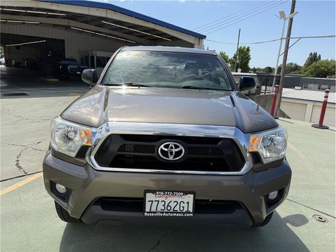 Used 2012 Toyota Tacoma 4x4 Access Cab V6 w/ TRD Off-Road Pkg image 3