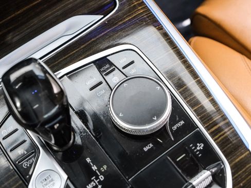 Used 2019 BMW X7 xDrive40i w/ Cold Weather Package image 40