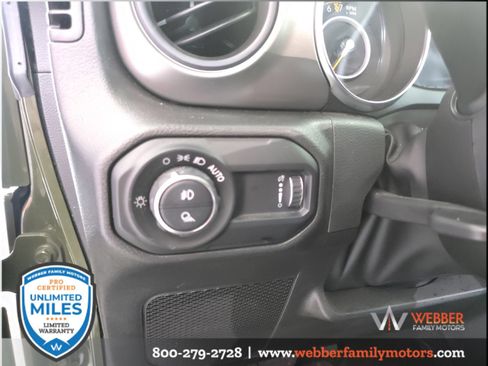 Used 2023 Jeep Gladiator Sport AWD/4WD image 15