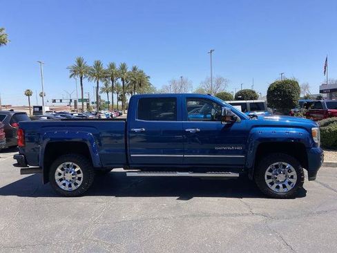 Used 2017 GMC Sierra 2500 Denali w/ Duramax Plus Package AWD/4WD image 2