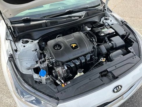 Used 2020 Kia Forte LXS FWD image 31