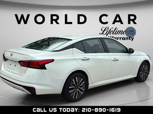 Used 2025 Nissan Altima 2.5 SV FWD image 15