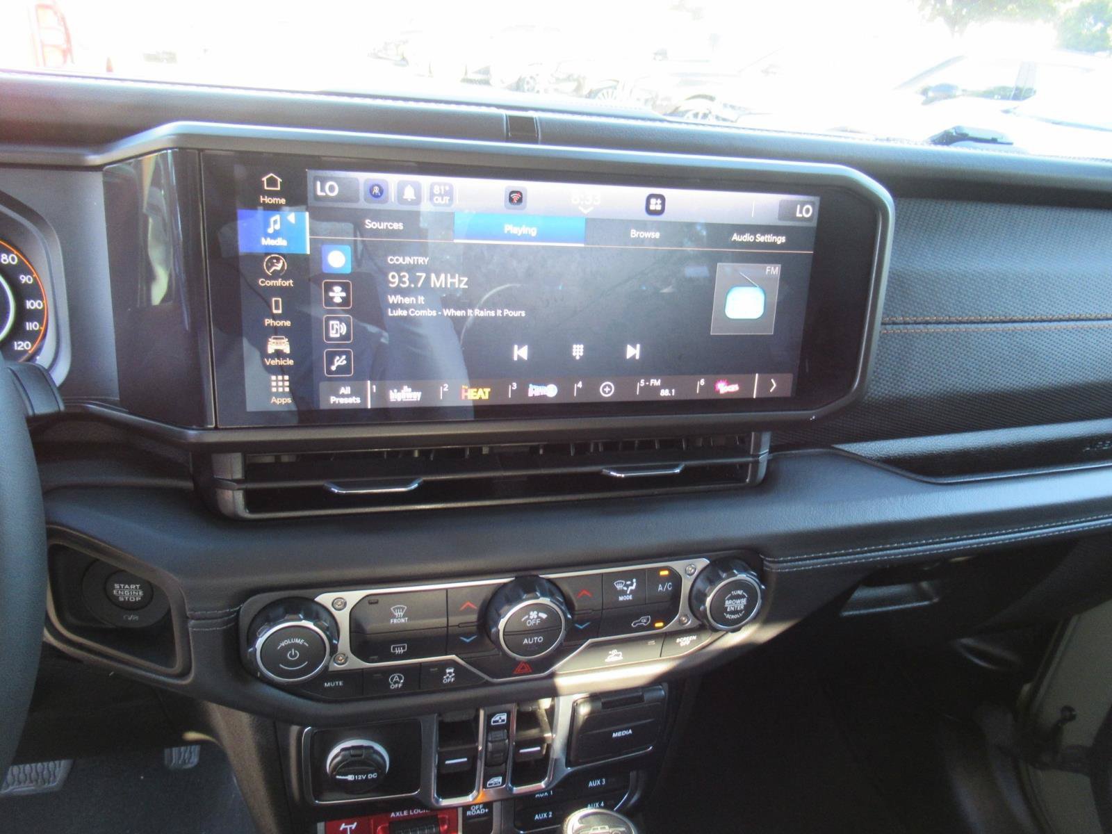 Certified 2026 Jeep Gladiator Mojave AWD/4WD image 27