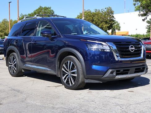 Used 2024 Nissan Pathfinder Platinum w/ Cargo Package image 2