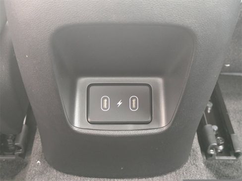 New 2025 Hyundai Elantra Limited image 12