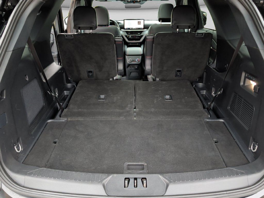 Used 2025 Ford Explorer ST AWD/4WD image 38