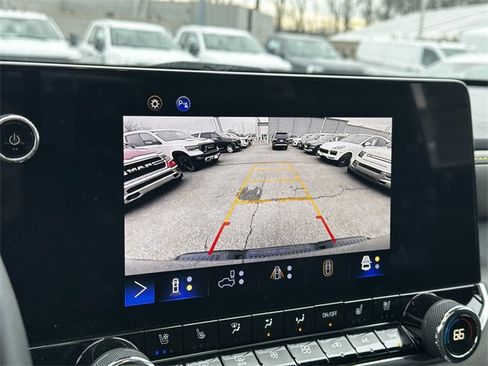 Used 2023 Chevrolet Colorado ZR2 w/ ZR2 Convenience Package III image 22