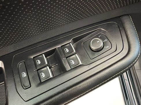 Used 2024 Volkswagen Atlas SE FWD image 25