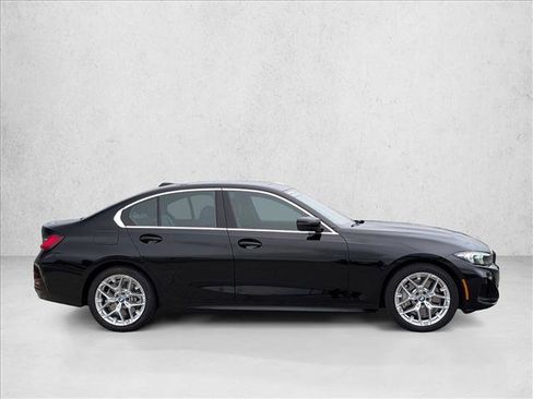 Used 2025 BMW 330i Sedan w/ M Sport Package RWD image 4