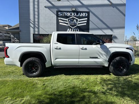 Used 2025 Toyota Tundra Limited image 5