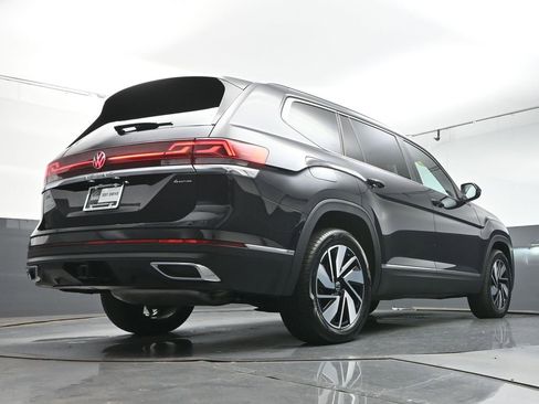 Used 2025 Volkswagen Atlas SEL image 38