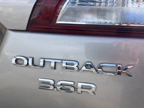Used 2015 Subaru Outback 3.6R Limited image 28