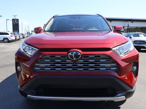 Used 2020 Toyota RAV4 Limited image 8