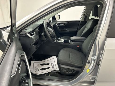 Used 2023 Toyota RAV4 XLE AWD/4WD image 9