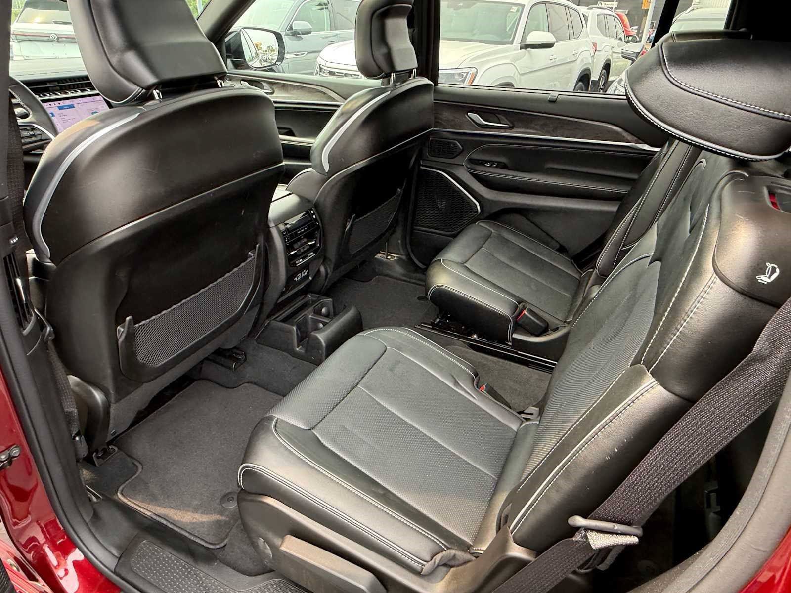 Used 2024 Jeep Grand Cherokee L Overland AWD/4WD image 19