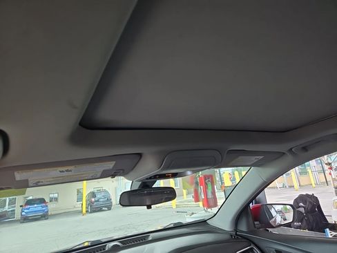 Used 2018 Chevrolet Equinox LT w/ Sun & Infotainment Package AWD/4WD image 5