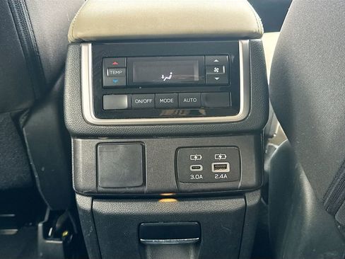 Used 2023 Subaru Ascent Premium w/ Convenience Package AWD/4WD image 31