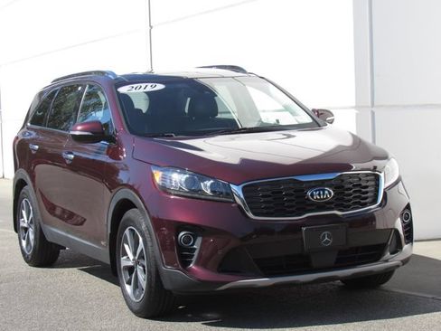 Used 2019 Kia Sorento EX w/ EX Touring Package AWD/4WD image 2