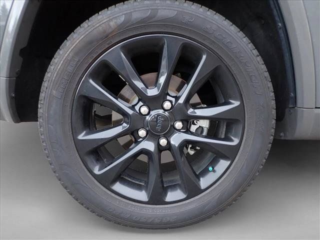 Used 2020 Jeep Grand Cherokee Altitude AWD/4WD image 7