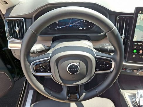 Certified 2026 Volvo XC90 B6 Plus AWD/4WD image 22