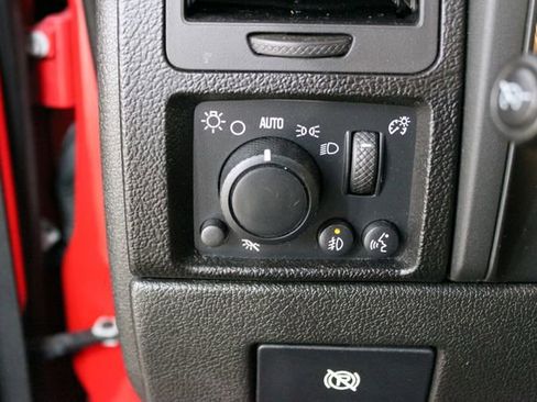 Used 2009 HUMMER H3T w/ Appearance Package AWD/4WD image 14