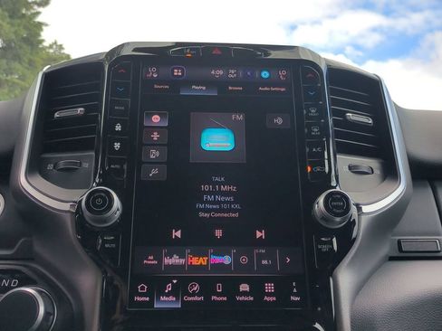 New 2026 RAM 1500 4x4 Crew Cab image 22