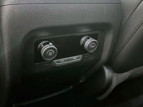 Used 2025 Buick Enclave Preferred FWD image 27