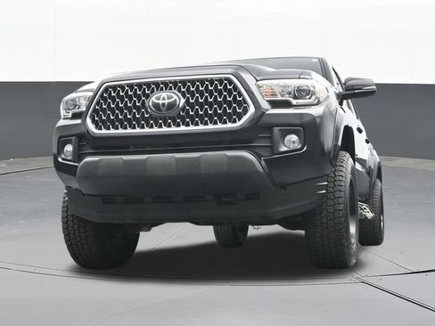 Used 2019 Toyota Tacoma TRD Sport w/ Technology Package AWD/4WD image 53