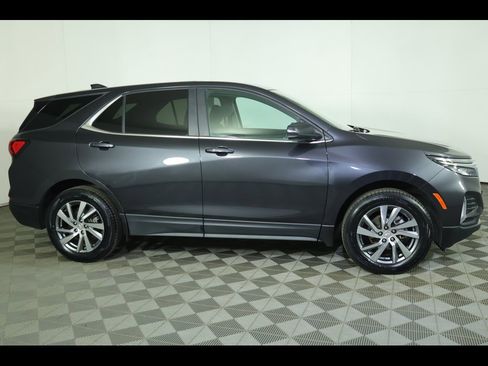 Used 2023 Chevrolet Equinox LT image 2
