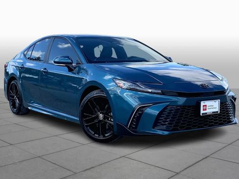 Certified 2025 Toyota Camry SE image 3