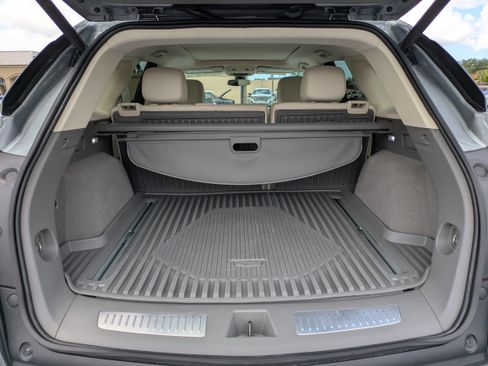 Certified 2024 Cadillac XT5 Premium Luxury FWD image 11