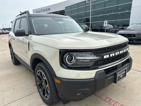 New 2025 Ford Bronco Sport Outer Banks image 1