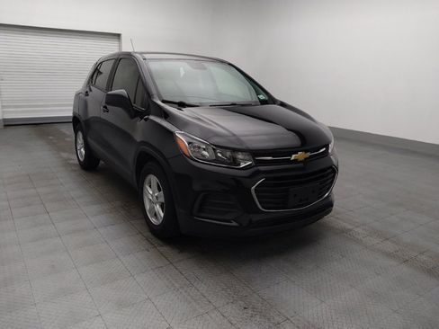 Used 2021 Chevrolet Trax LS w/ Tint and Cruise Package FWD image 13