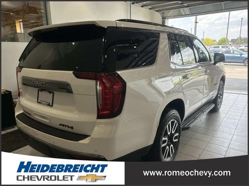 Used 2024 GMC Yukon AT4 w/ Technology Package AWD/4WD image 4