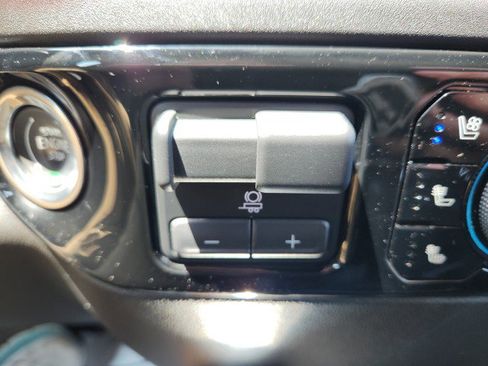Used 2024 Chevrolet Silverado 1500 High Country w/ High Country Premium Package AWD/4WD image 54