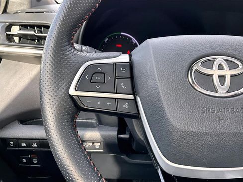 Used 2021 Toyota Sienna XSE w/ XSE Plus Package image 24