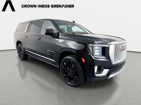 Used 2023 GMC Yukon XL Denali image 4