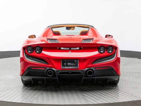Certified 2022 Ferrari F8 Tributo image 8