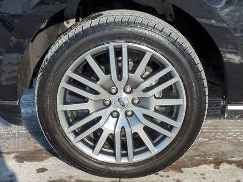 Used 2023 Ford Expedition Limited image 13