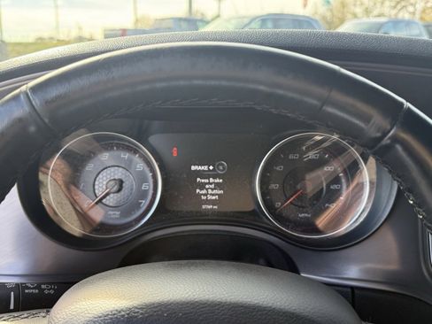 Used 2023 Dodge Charger SXT w/ Cold Weather Package image 17