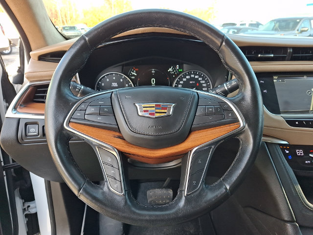 Used 2019 Cadillac XT5 Platinum AWD/4WD image 4
