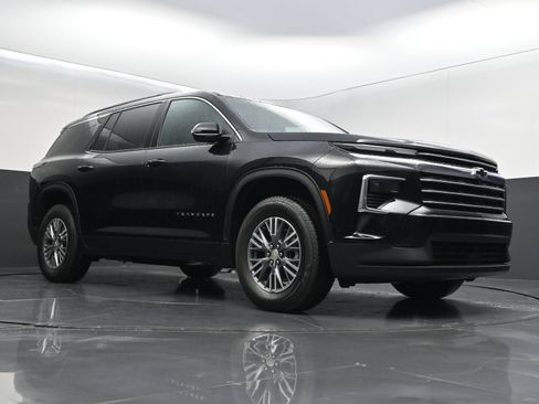 New 2026 Chevrolet Traverse LT w/ Driver Confidence Package AWD/4WD image 36