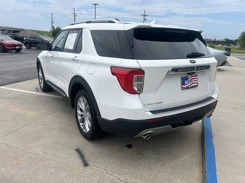Used 2024 Ford Explorer Limited w/ Limited Technology Package AWD/4WD image 3