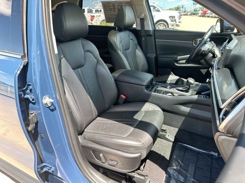 Used 2025 Kia Sorento EX w/ Panoramic Sunroof Package FWD image 26