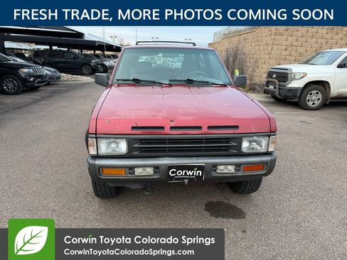 Used 1995 Nissan Pathfinder 4WD image 2