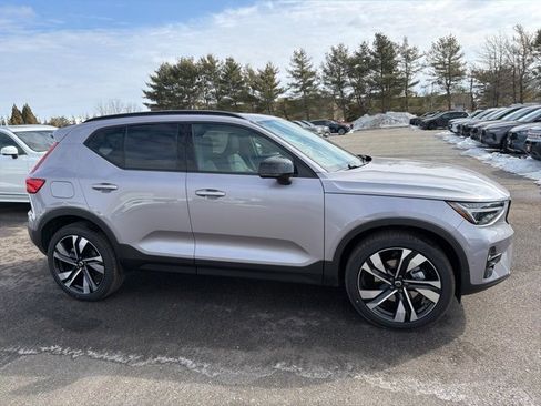 New 2026 Volvo XC40 B5 Ultra w/ Protection Package Premier image 2